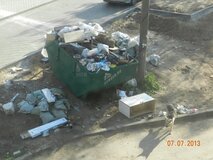 Жалоба-отзыв: Под окнами мусорный бак!!!.  Фото №1