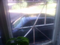 Жалоба-отзыв: Шинторг осуществляет ремонт автомобилей под окнами жилого дома.  Фото №1